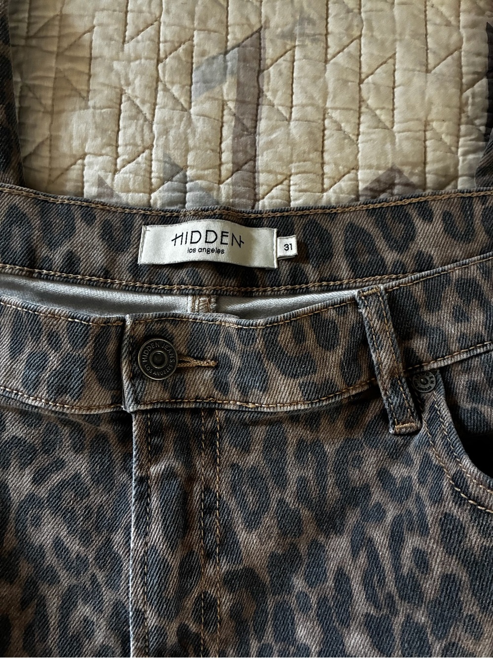 Leopard Jeans - Picture 2 of 6